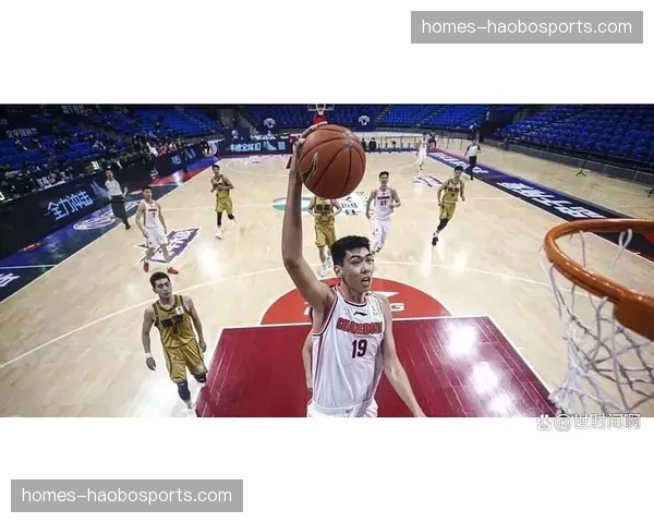 广州93比85力克山东 徐昕18分8板3帽护框体系锁死内线强攻 广州93比85力克山东 徐昕18分8板3帽护框体系锁死内线强攻